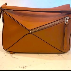 ‘Like New’ Loewe Medium ‘Puzzle’ Bag in Light Caramel